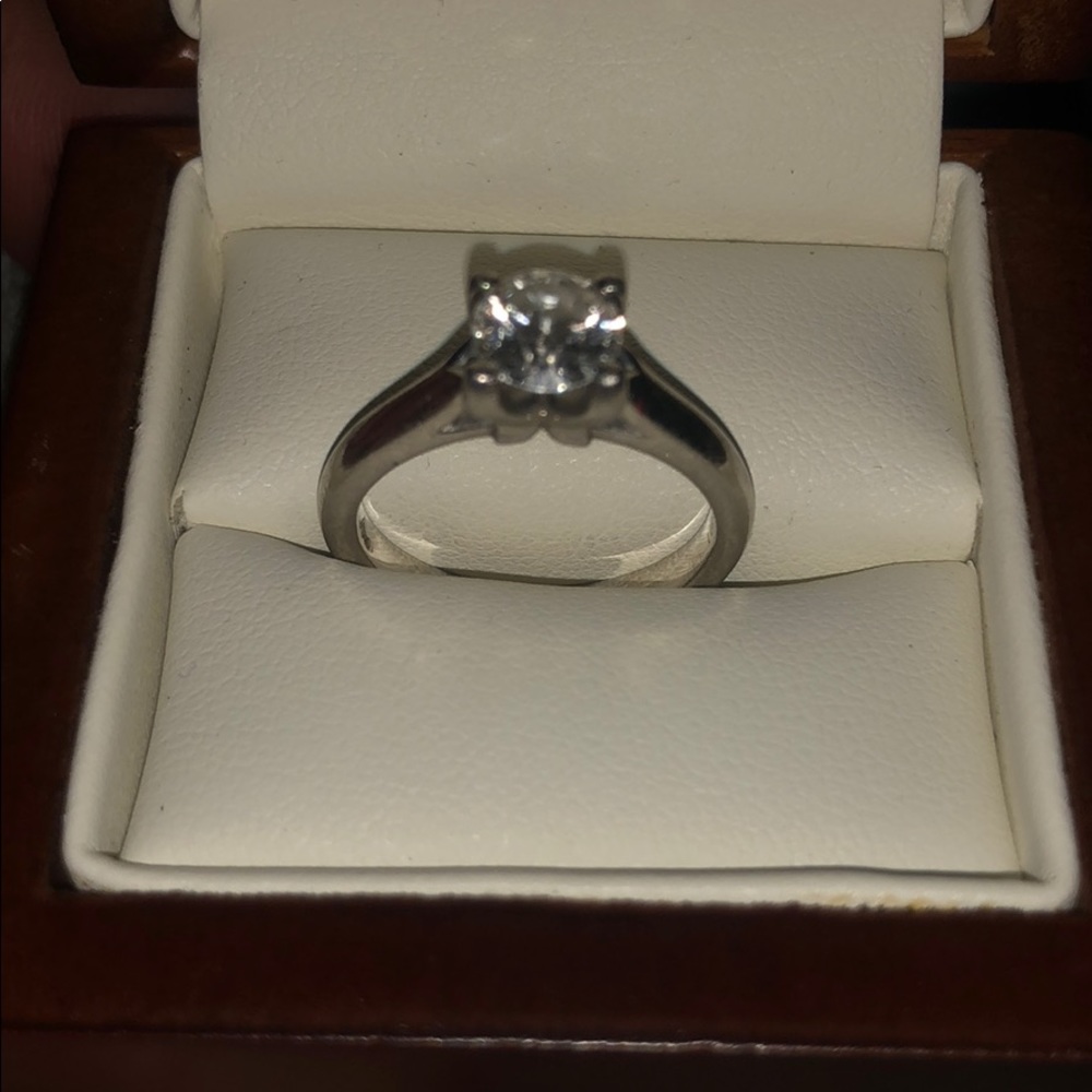 Platinum single solitar Diamond ring
